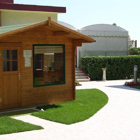 Hotel Righetto Fronte Mare Cavallino-Treporti Bagian luar foto