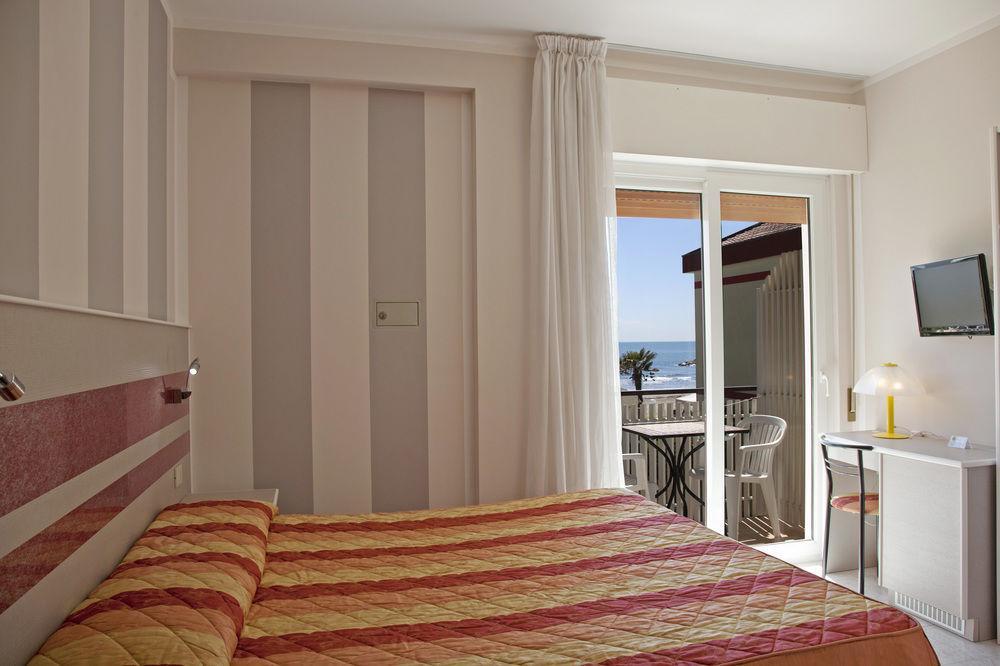 Hotel Righetto Fronte Mare Cavallino-Treporti Bagian luar foto