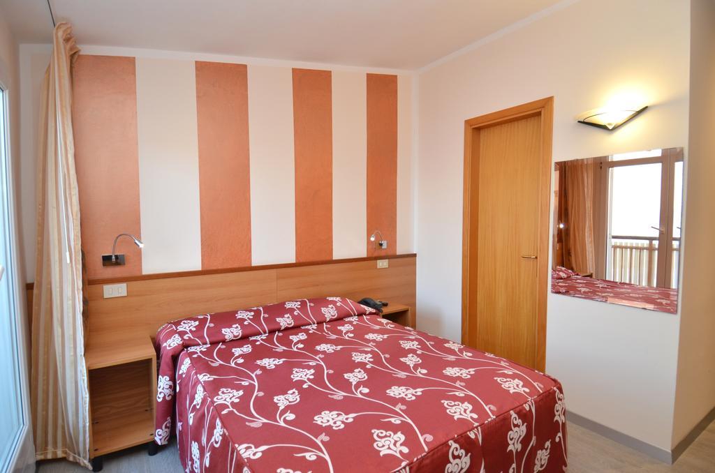 Hotel Righetto Fronte Mare Cavallino-Treporti Bagian luar foto