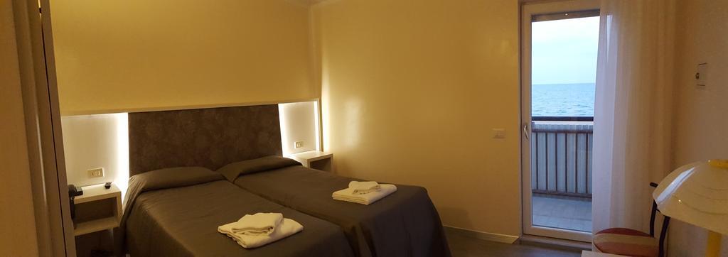 Hotel Righetto Fronte Mare Cavallino-Treporti Bagian luar foto
