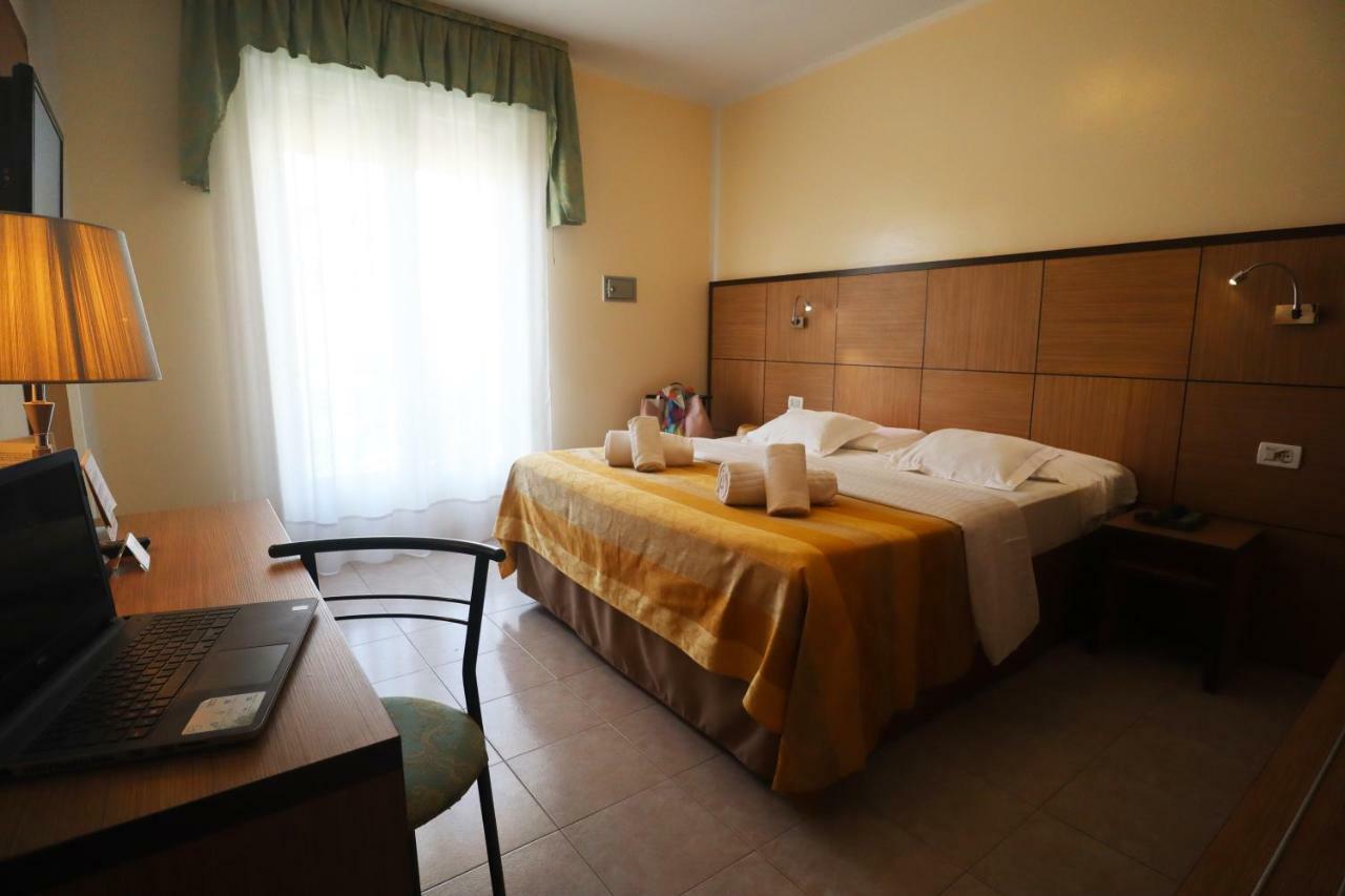 Hotel Righetto Fronte Mare Cavallino-Treporti Bagian luar foto